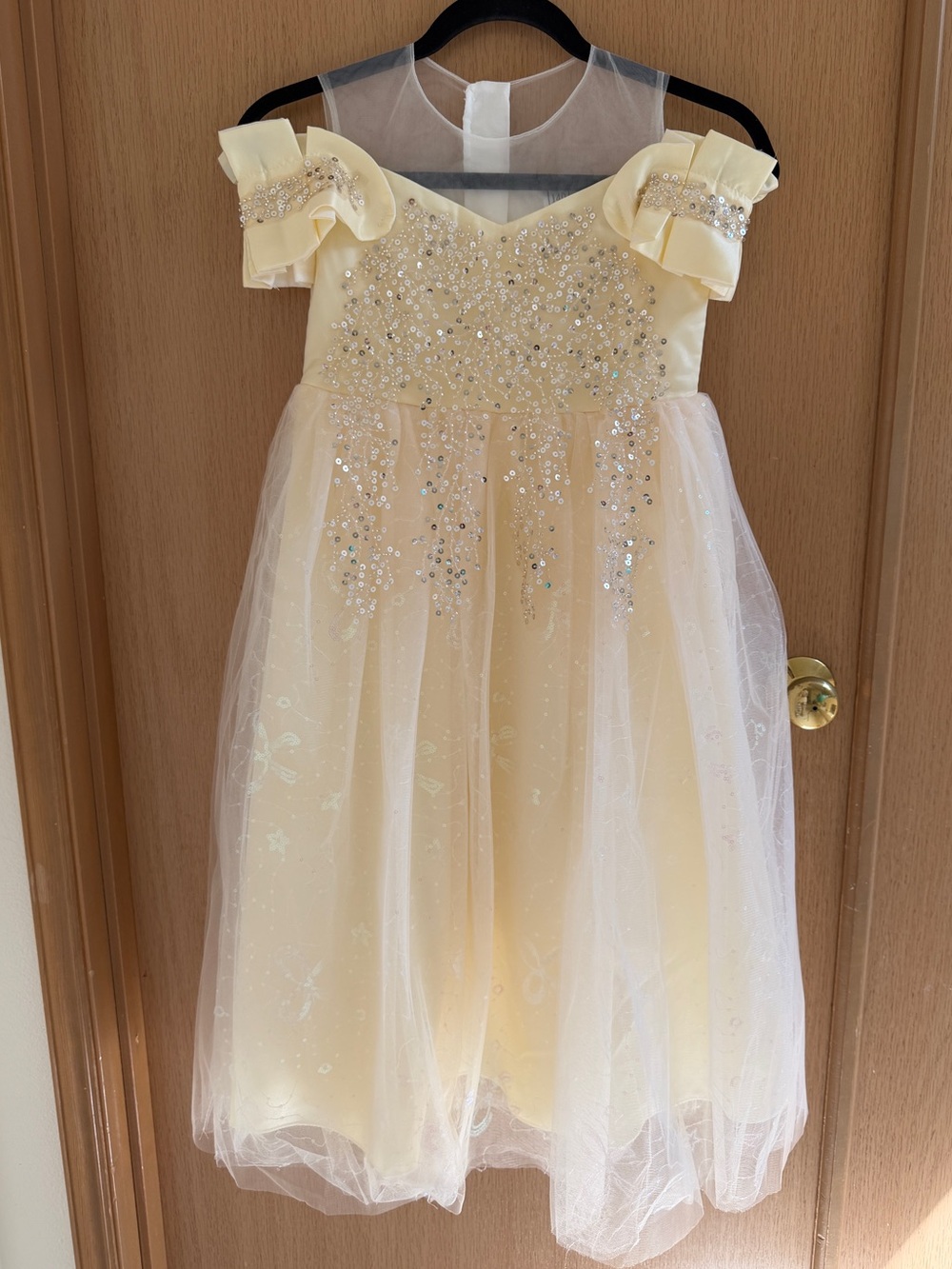 Girls' Cream Sparkle Tulle Party Dress with Ruffle Shoulders